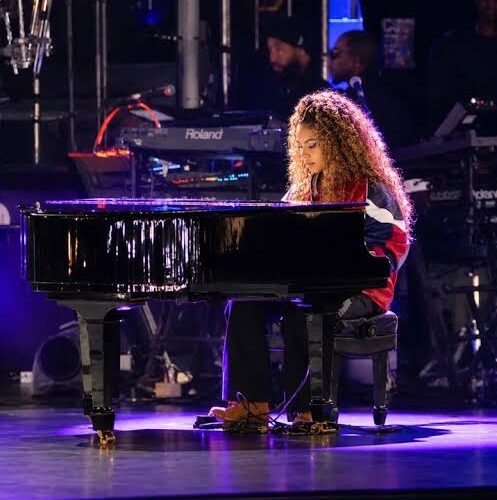 Jay-Z’s Daughter Blue Ivy Joins Him Onstage As Beyoncé Reunites With Destiny’s Child Stars Jay-Z’s Daughter Blue Ivy Joins Him Onstage As Beyoncé Reunites With Destiny’s Child Stars